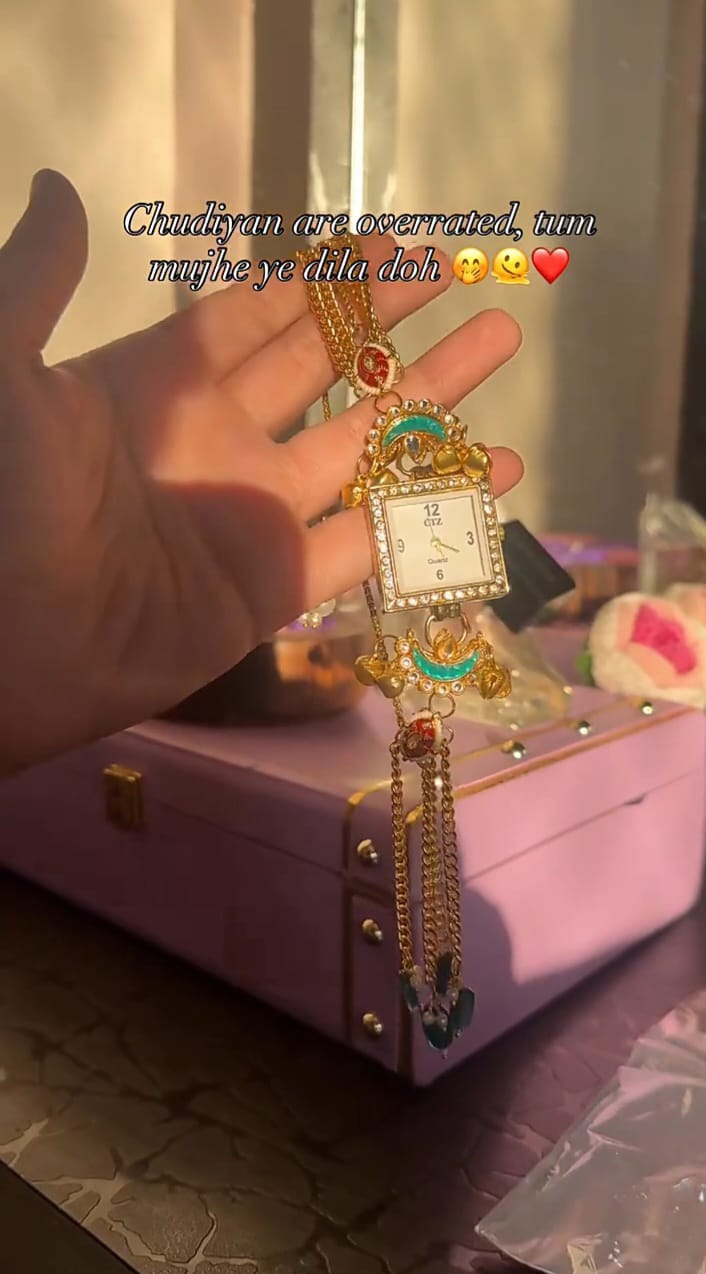 Radiant Charm Kundan Statement Watch